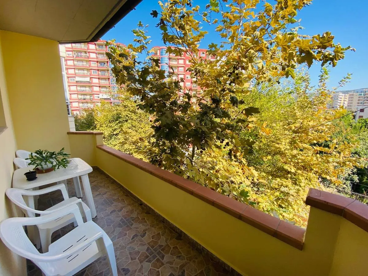 Апартаменты Iljazi'S Apartaments Влёра