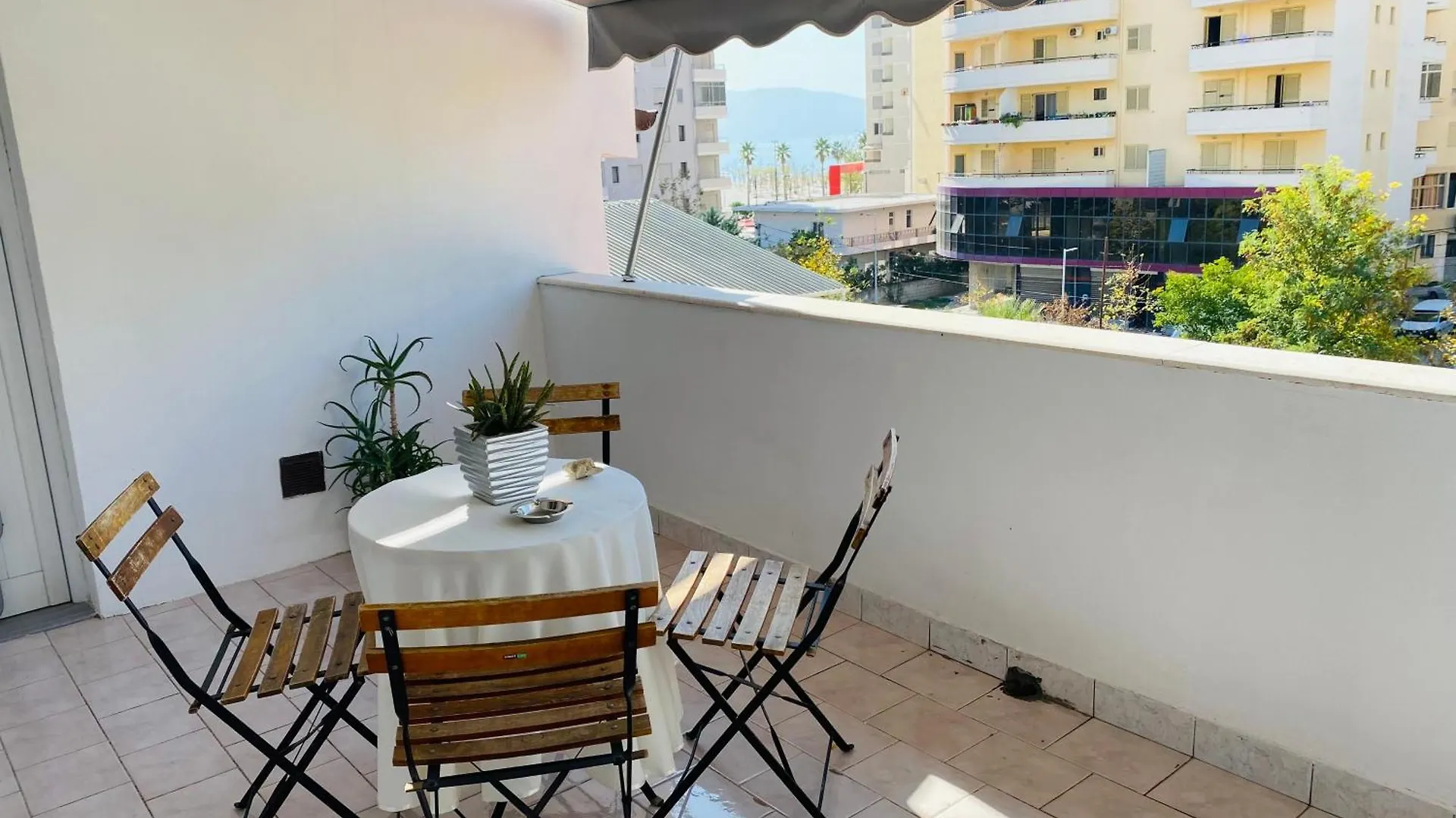 Iljazi'S Apartaments Влёра Апартаменты