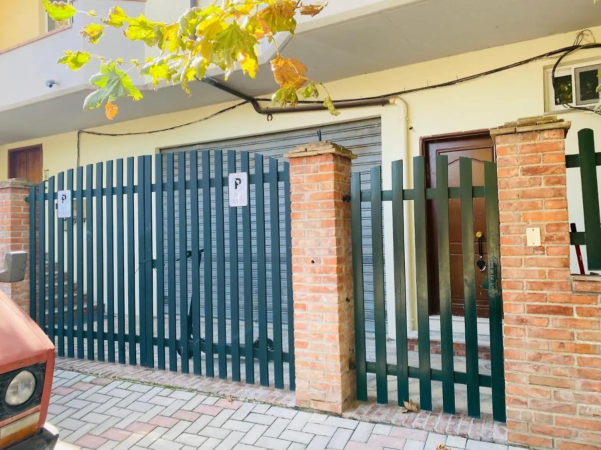 Апартаменты Iljazi'S Apartaments Влёра