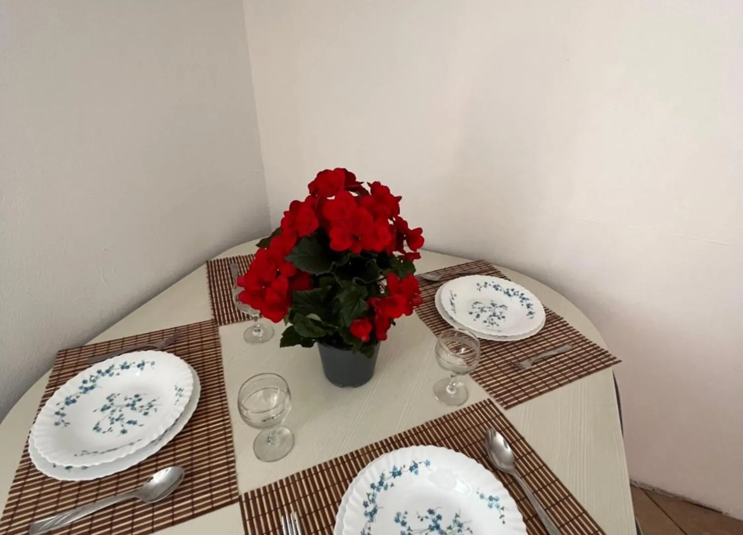 Iljazi'S Apartaments Влёра Апартаменты