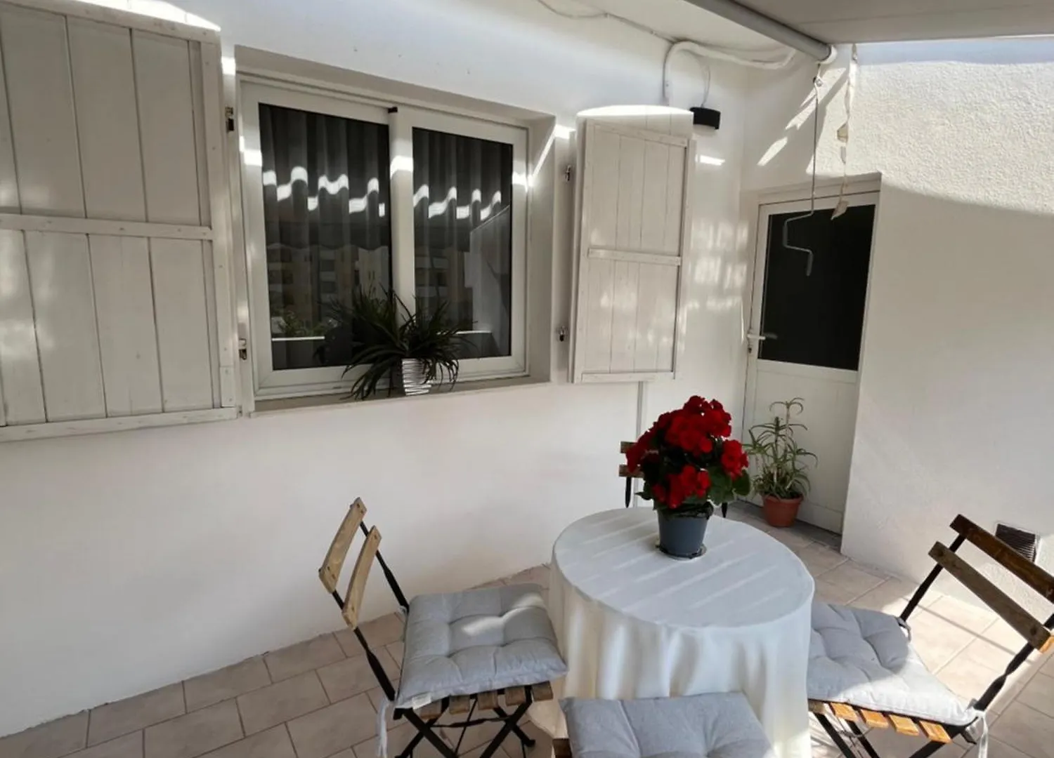 Iljazi'S Apartaments Влёра Апартаменты