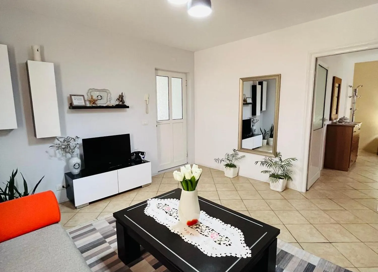 Iljazi'S Apartaments Влёра Албания
