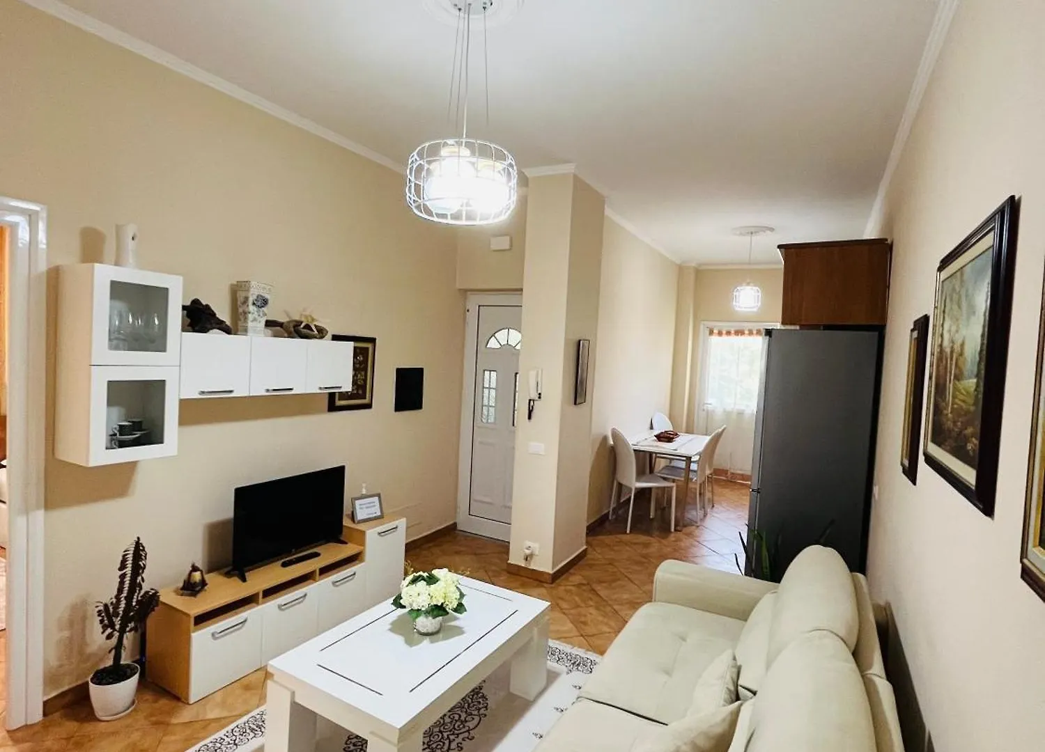 Iljazi'S Apartaments Влёра Апартаменты