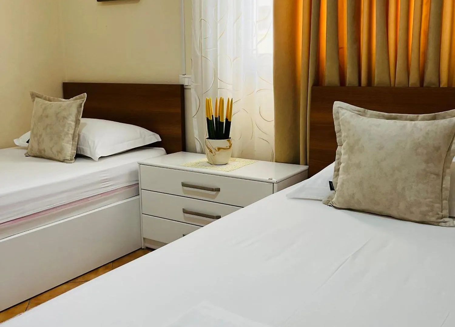 Iljazi'S Apartaments Влёра Албания
