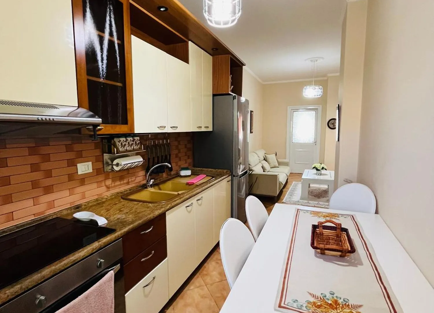 Iljazi'S Apartaments Vlorë 0*,