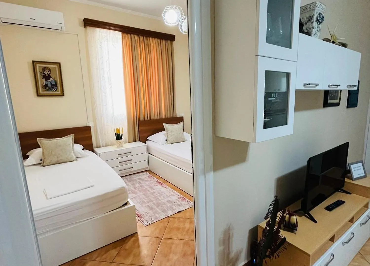 Iljazi'S Apartaments Влёра 0*,  Албания