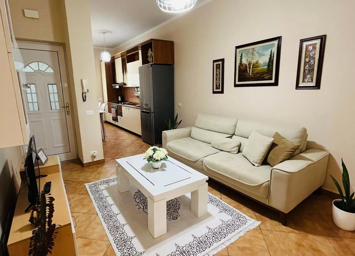 Iljazi'S Apartaments Vlorë 0*,  阿尔巴尼亚