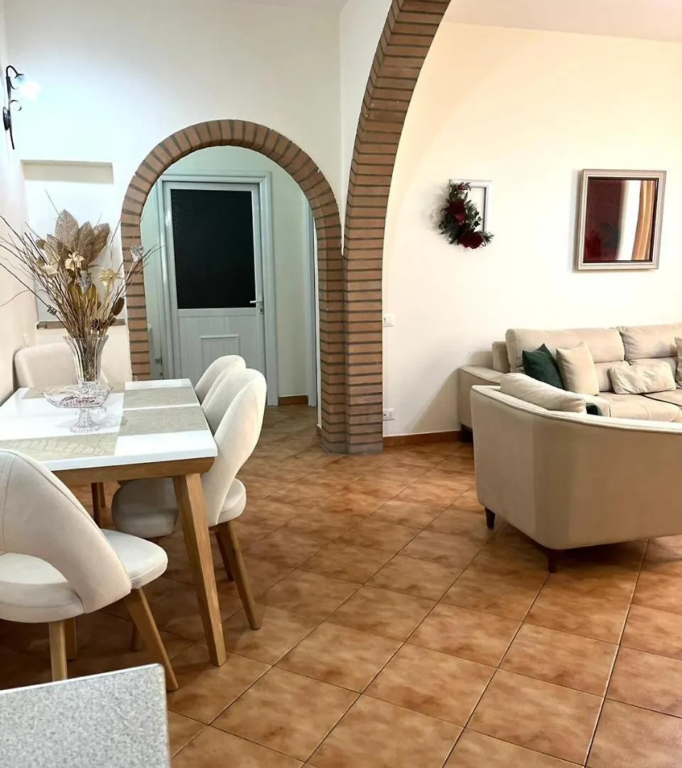 Iljazi'S Apartaments Vlorë 公寓