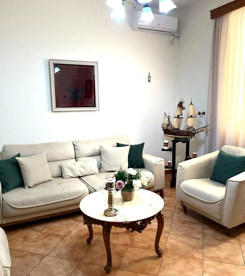 Iljazi'S Apartaments Vlorë 公寓