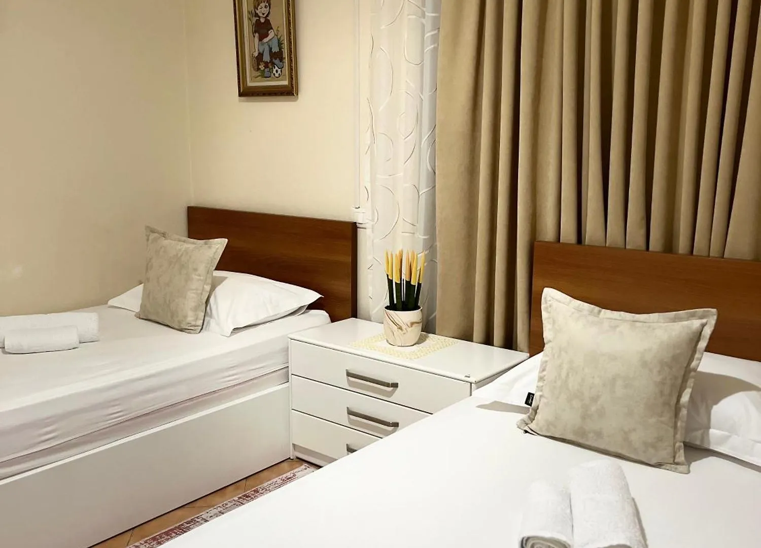 Iljazi'S Apartaments Влёра 0*,  Албания